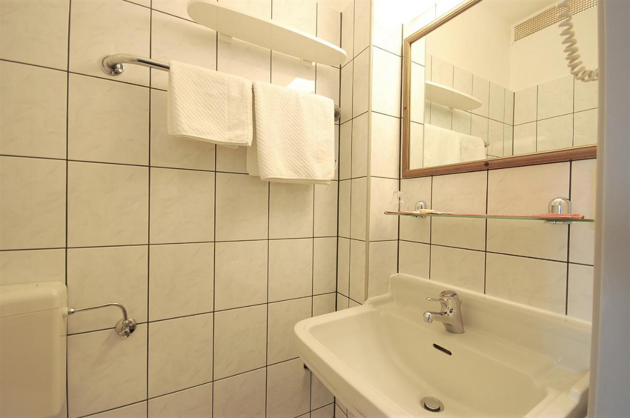 Hotel Haus Isenburg Ной-Ізенбург Екстер'єр фото